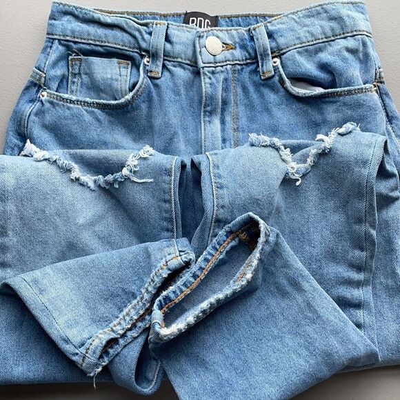 BDG Urban Outfitters Ripped Mom HighRise - 26 - Picture 3 of 4
